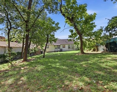 1515 E Waco Avenue - Photo Thumbnail 11