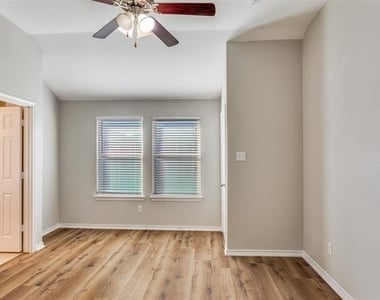 2729 Adams Fall Lane - Photo Thumbnail 8