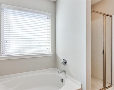 2729 Adams Fall Lane - Photo Thumbnail 10