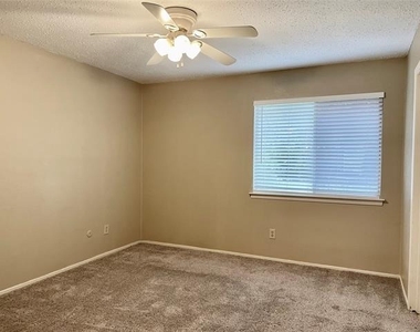 217 Bellaire Drive - Photo Thumbnail 8