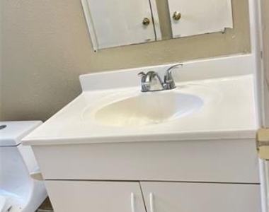 217 Bellaire Drive - Photo Thumbnail 10