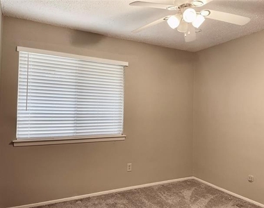 217 Bellaire Drive - Photo Thumbnail 7