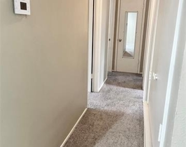 217 Bellaire Drive - Photo Thumbnail 6