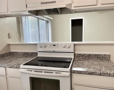 217 Bellaire Drive - Photo Thumbnail 4
