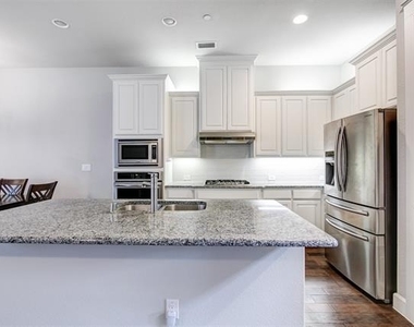 1033 Water Street - Photo Thumbnail 9