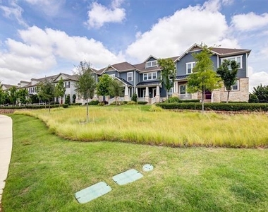 1033 Water Street - Photo Thumbnail 3