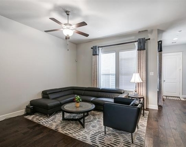 1033 Water Street - Photo Thumbnail 15