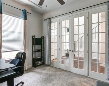 1033 Water Street - Photo Thumbnail 7