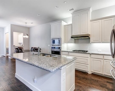1033 Water Street - Photo Thumbnail 8