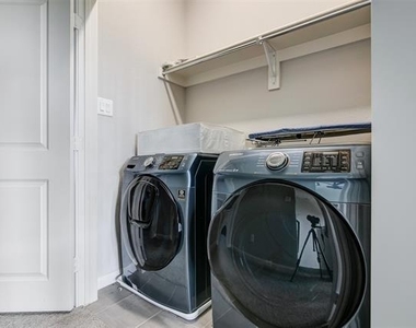 1033 Water Street - Photo Thumbnail 28