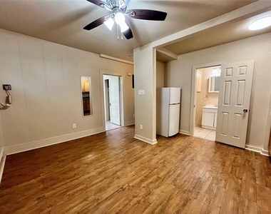 301 Amarillo Street - Photo Thumbnail 7