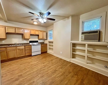 301 Amarillo Street - Photo Thumbnail 5