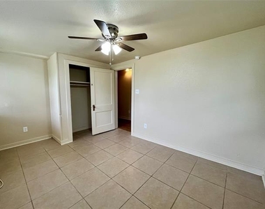 301 Amarillo Street - Photo Thumbnail 3