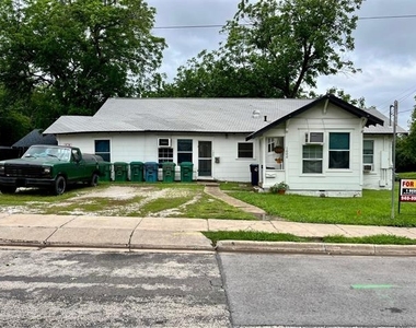 301 Amarillo Street - Photo Thumbnail 9