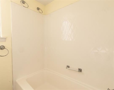 104 Harbor Drive - Photo Thumbnail 27