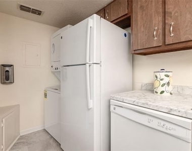104 Harbor Drive - Photo Thumbnail 22