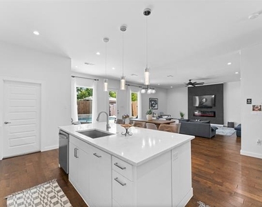 1526 Life Avenue - Photo Thumbnail 11