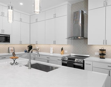 1526 Life Avenue - Photo Thumbnail 12
