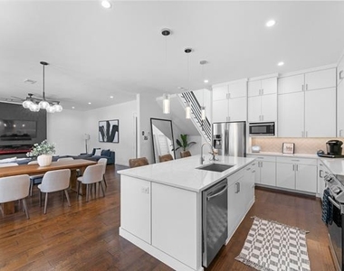 1526 Life Avenue - Photo Thumbnail 10