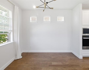 7416 Sequoia Ridge Road - Photo Thumbnail 9
