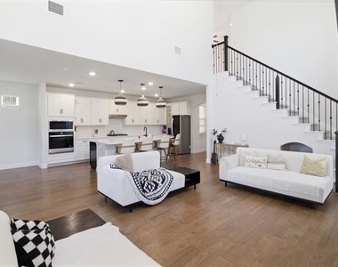 7416 Sequoia Ridge Road - Photo Thumbnail 15