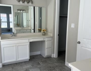 5136 Shallow Pond Drive - Photo Thumbnail 6