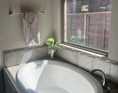 5136 Shallow Pond Drive - Photo Thumbnail 8