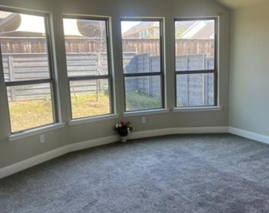 5136 Shallow Pond Drive - Photo Thumbnail 4