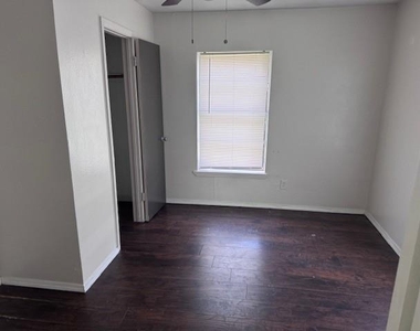 354 28th Street Ne - Photo Thumbnail 7