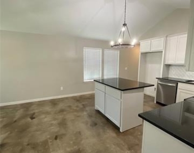 1017 S Scullin Avenue - Photo Thumbnail 2
