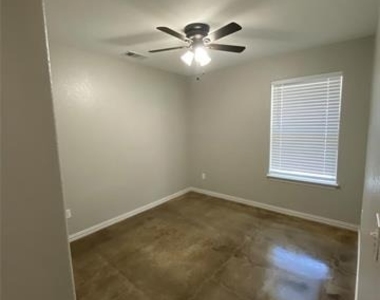 1017 S Scullin Avenue - Photo Thumbnail 5