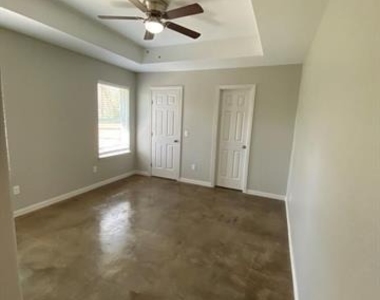1017 S Scullin Avenue - Photo Thumbnail 4