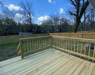 1017 S Scullin Avenue - Photo Thumbnail 10