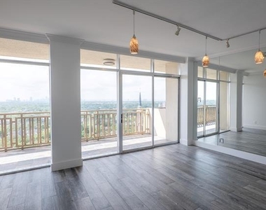 6211 W Northwest Highway - Photo Thumbnail 5