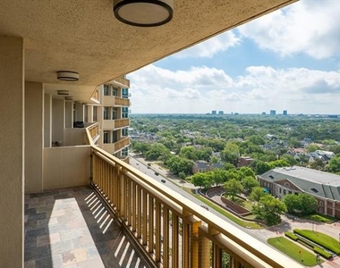 6211 W Northwest Highway - Photo Thumbnail 10