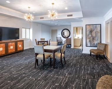 6211 W Northwest Highway - Photo Thumbnail 25