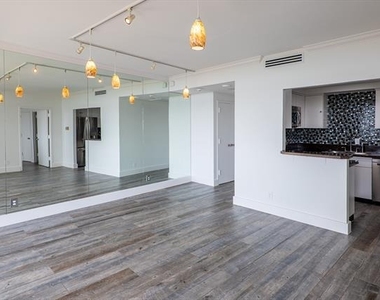 6211 W Northwest Highway - Photo Thumbnail 3