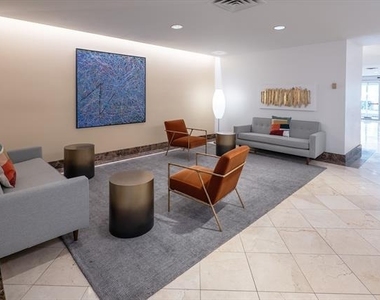 6211 W Northwest Highway - Photo Thumbnail 24