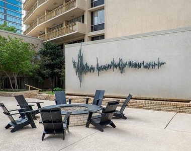 6211 W Northwest Highway - Photo Thumbnail 16