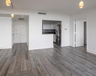 6211 W Northwest Highway - Photo Thumbnail 2