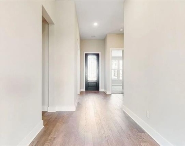 1432 Lawnview Drive - Photo Thumbnail 3