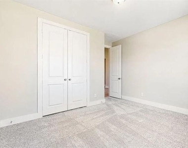1432 Lawnview Drive - Photo Thumbnail 25