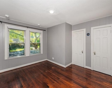 6802 Vivian Avenue - Photo Thumbnail 17
