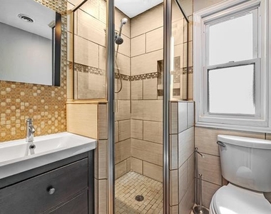 6802 Vivian Avenue - Photo Thumbnail 15