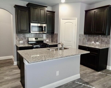 620 Dogwood Drive - Photo Thumbnail 3