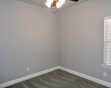 620 Dogwood Drive - Photo Thumbnail 7