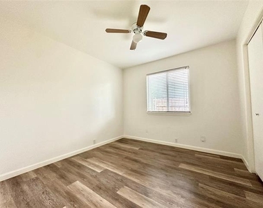 4933 Curzon Avenue - Photo Thumbnail 7