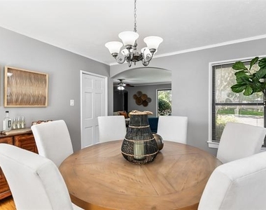 4206 Somerville Avenue - Photo Thumbnail 5