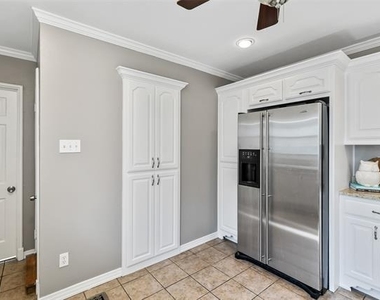 4206 Somerville Avenue - Photo Thumbnail 8