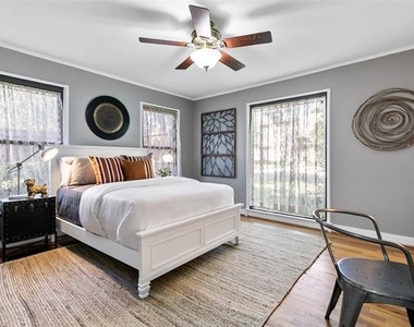 4206 Somerville Avenue - Photo Thumbnail 16
